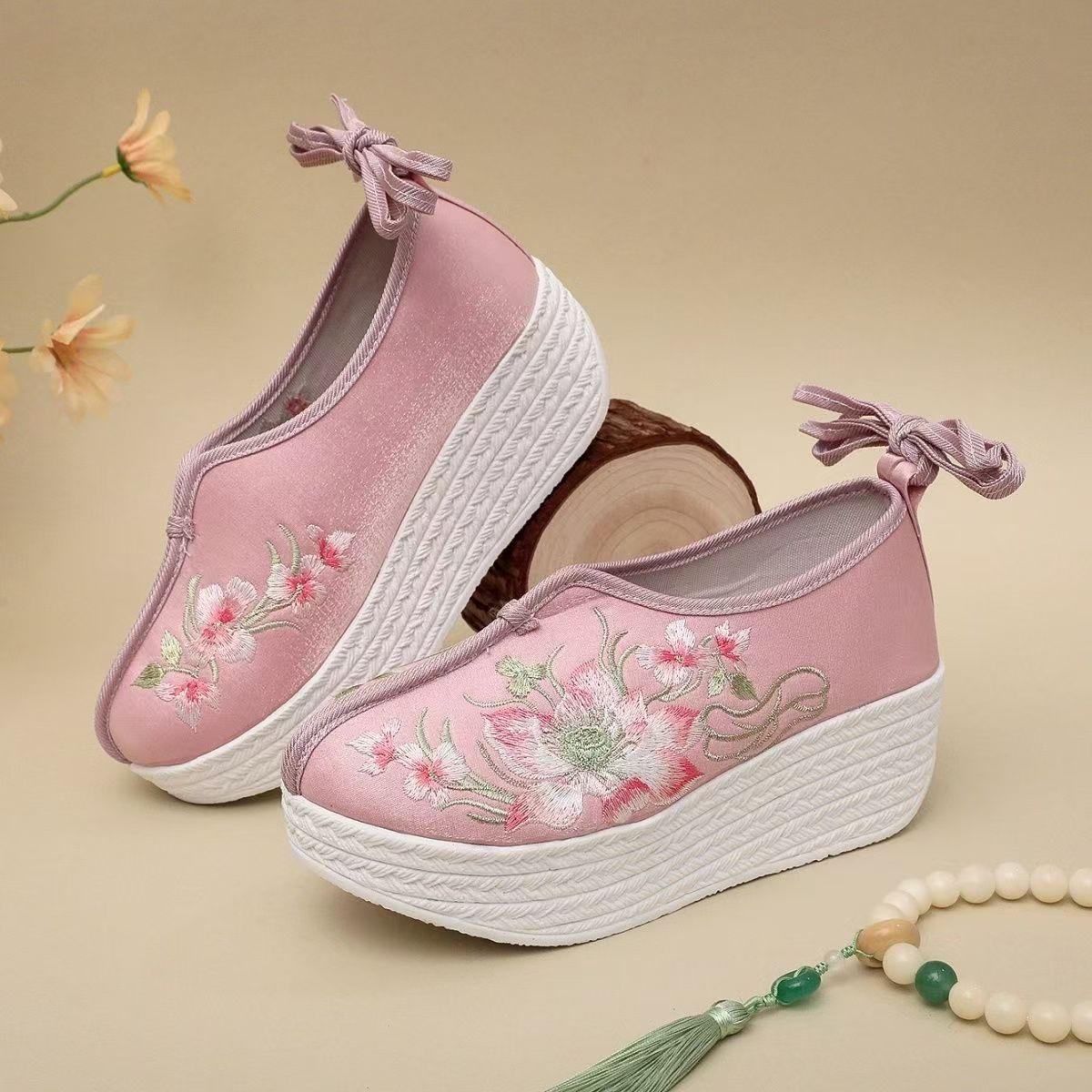 Embroidery Fabric - Woman Ethnic Style Wedges Embroidered Shoes