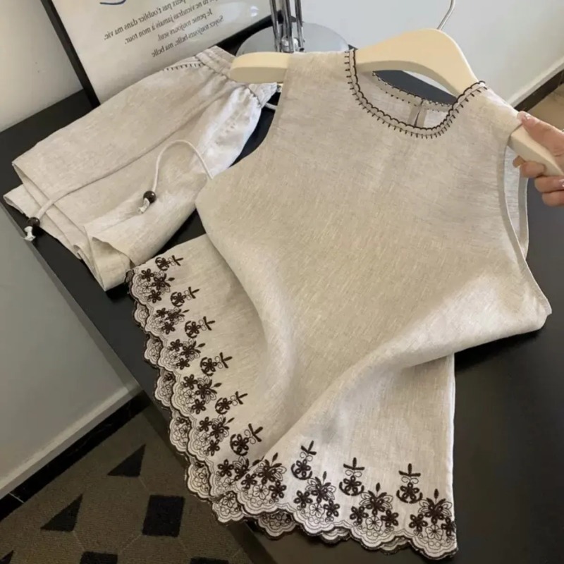 Simple Old Money Style Cotton  - Embroidery Class ulasan dan harga
