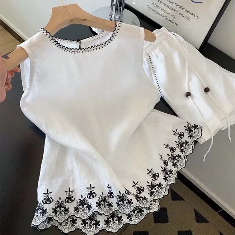 Simple Old Money Style Cotton  - Embroidery Class ulasan dan harga
