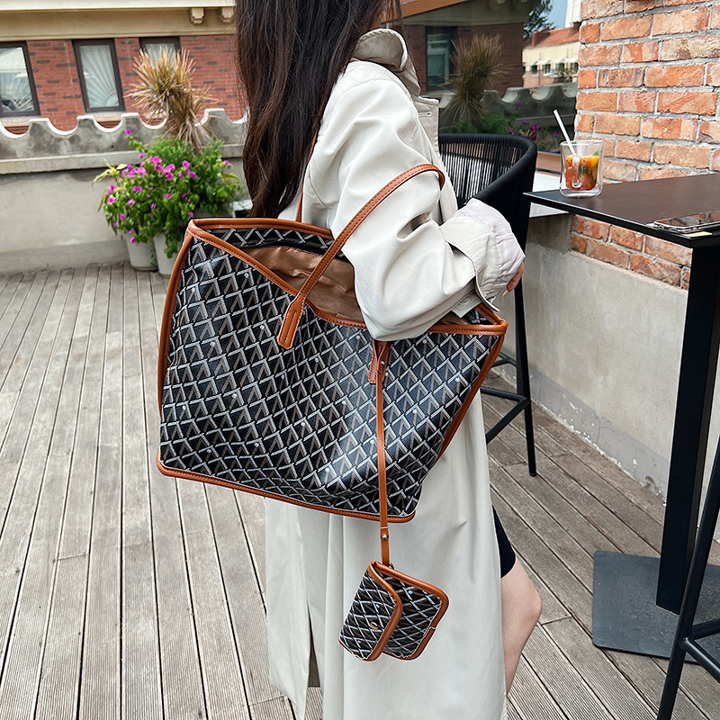 Fashionable Versatile Tote Bag - Embroidery Class ulasan dan harga